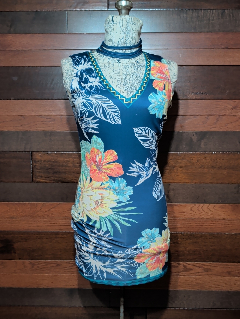 Jealous Tomato Navy Floral V-Neck Sleeveless Bodycon Dress